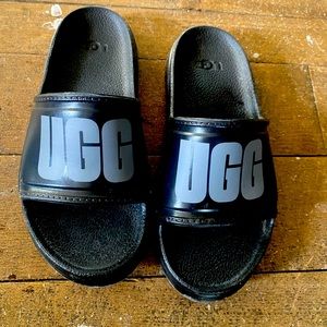 Ugg Wilcox sandals size 6